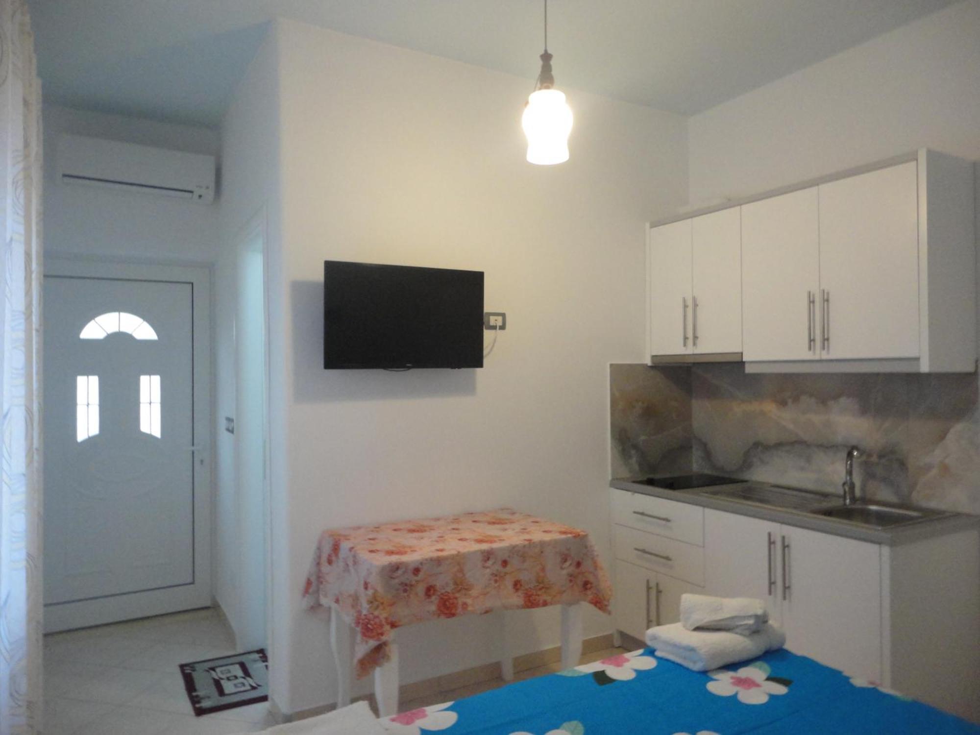 Oruci Apartment *